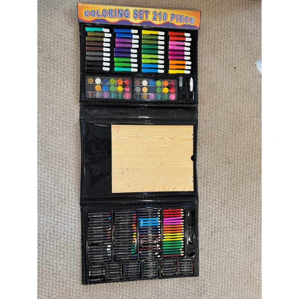 Art Park 210 Piece Coloring Set Portable Art‎ Kit Markers Pencils Pastels 38Y7